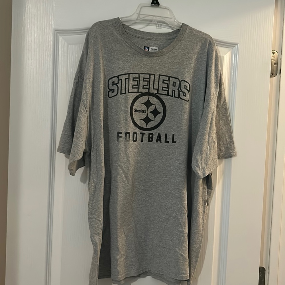 Men’s Steelers shirt